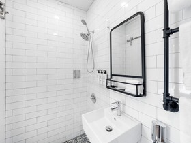 Be Home Hotel by LuxUrban Hotels