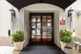 Best Western Plus Hospitality House