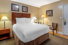 Best Western Plus Hospitality House