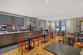 Best Western Plus Hospitality House