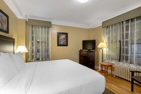 Best Western Plus Hospitality House