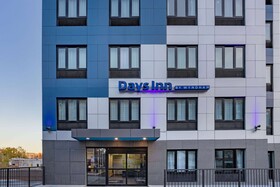 Days Inn by Wyndham Bronx NYC