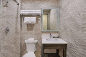 Days Inn by Wyndham Bronx NYC