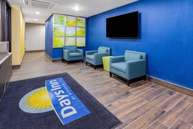 Days Inn by Wyndham Bronx NYC
