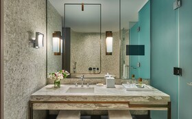 Four Seasons Hotel New York Downtown