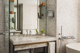 Four Seasons Hotel New York Downtown