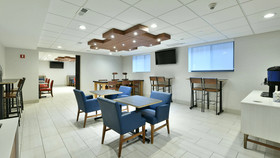 Holiday Inn Express Staten Island West