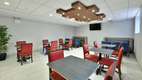 Holiday Inn Express Staten Island West