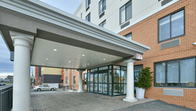 Holiday Inn Express Staten Island West
