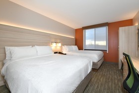 Holiday Inn Express Staten Island West