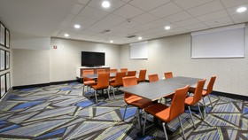 Holiday Inn Express Staten Island West