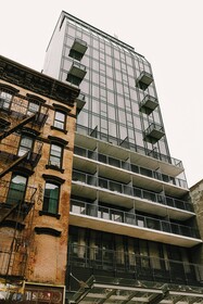 The Merchant Hotel, Sonder