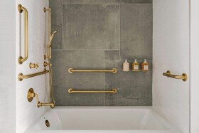 The Merchant Hotel, Sonder