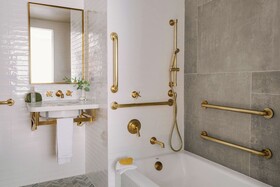 The Merchant Hotel, Sonder