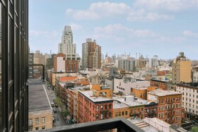 The Merchant Hotel, Sonder