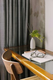 The Merchant Hotel, Sonder