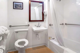 Avion Inn Near LGA Airport, Ascend Hotel Collection