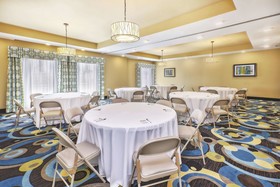 La Quinta Inn & Suites by Wyndham Niagara Falls