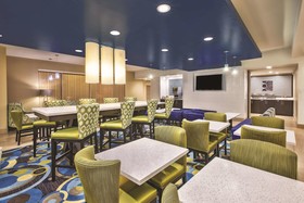 La Quinta Inn & Suites by Wyndham Niagara Falls