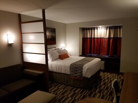 Microtel Inn & Suites by Wyndham Niagara Falls