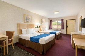 Travelodge by Wyndham Niagara Falls