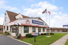 Travelodge by Wyndham Niagara Falls