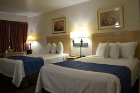 Travelodge by Wyndham Niagara Falls