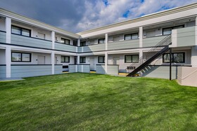 Super 8 by Wyndham Lindenhurst