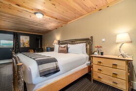 The Alpine Lodge