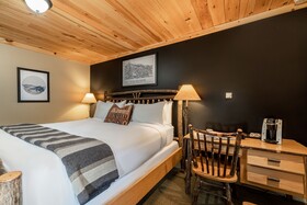 The Alpine Lodge