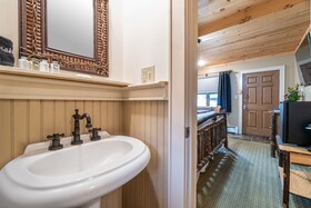 The Alpine Lodge