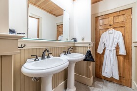 The Alpine Lodge