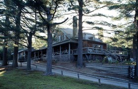 Elk Lake Lodge