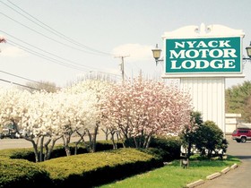 Nyack Motor Lodge