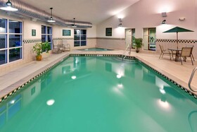 Country Inn & Suites by Radisson, Lake George (Queensbury), NY