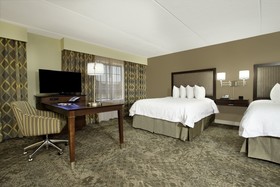 Hampton Inn & Suites Rockville Centre