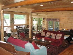 Kiwassa Lake Bed & Breakfast and Cabins