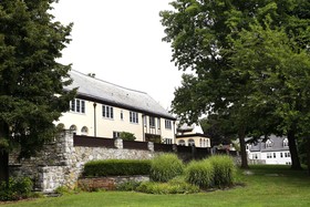 Surrey-Williamson Inn