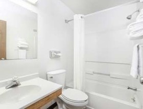 Super 8 by Wyndham Sidney NY