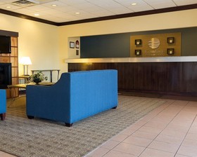 Comfort Inn & Suites Airport
