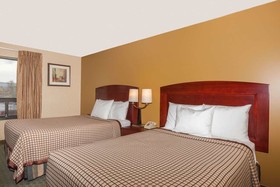 Days Inn by Wyndham Utica