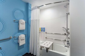 Tru by Hilton Binghamton Vestal