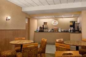 FairBridge Inn Express Buffalo Airport / Williamsville
