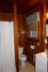 Copper Kettle Motel Cottages
