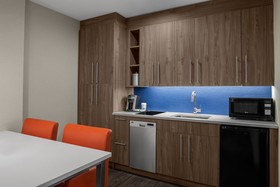 Holiday Inn Express & Suites Woodside Queens NYC