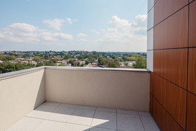 Holiday Inn Express & Suites Woodside Queens NYC