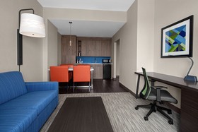 Holiday Inn Express & Suites Woodside Queens NYC
