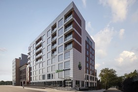 Holiday Inn Express & Suites Woodside Queens NYC
