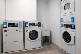 Holiday Inn Express & Suites Woodside Queens NYC