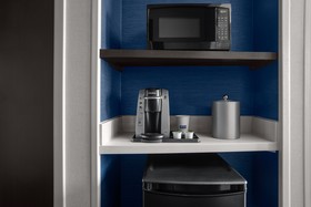 Holiday Inn Express & Suites Woodside Queens NYC